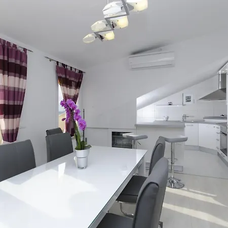 Apartment Mg Ravlic Sea View *