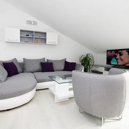 Mg Ravlic Sea View Apartment