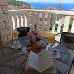 Διαμέρισμα Mg Ravlic Sea View Μακάρσκα