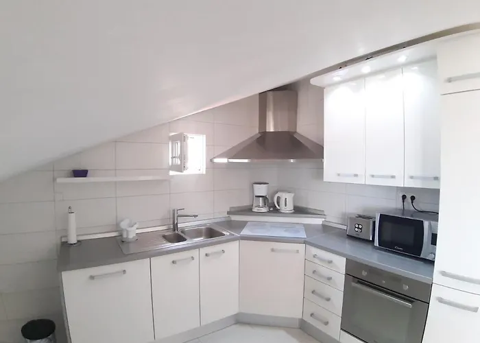 Mg Ravlic Sea View מאקרסקה