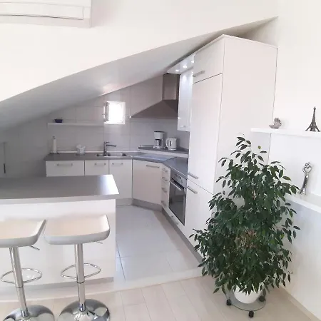 Mg Ravlic Sea View Lejlighed *